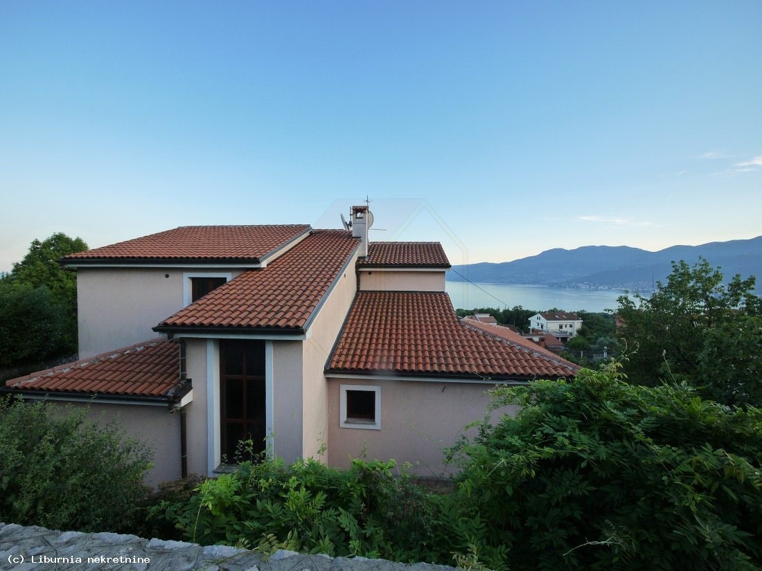 Samostojna hiša, vrt, bazen, pogled na morje